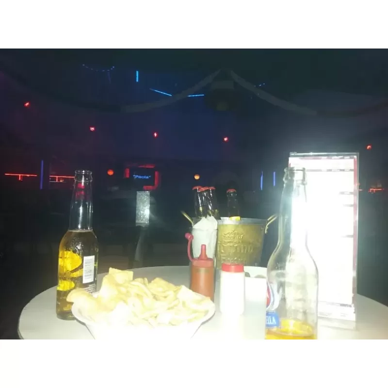Relato erotico Soy Román: Mi noche de lujuria en Chicas Bar Night Club blog