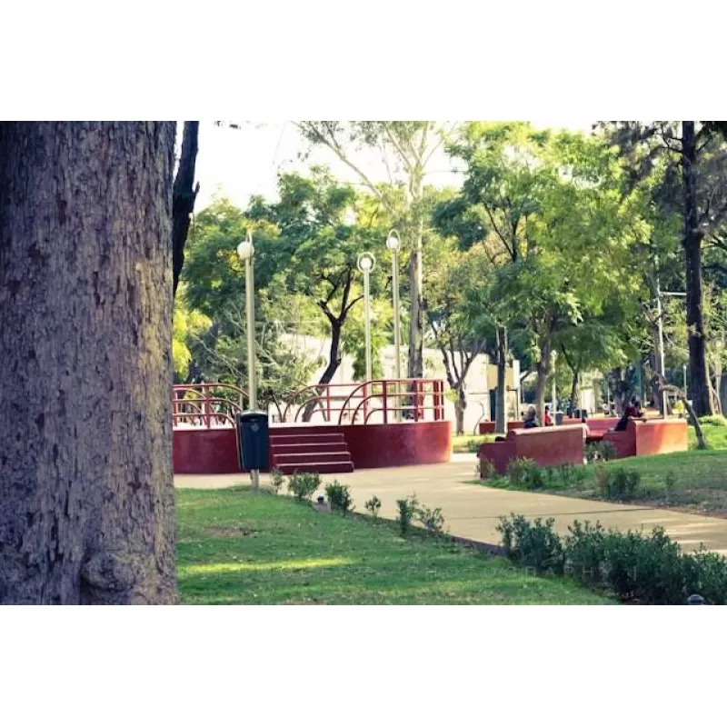 mi excitante encuentro sexual a escondidas en el Parque Rojo de Guadalajara.
